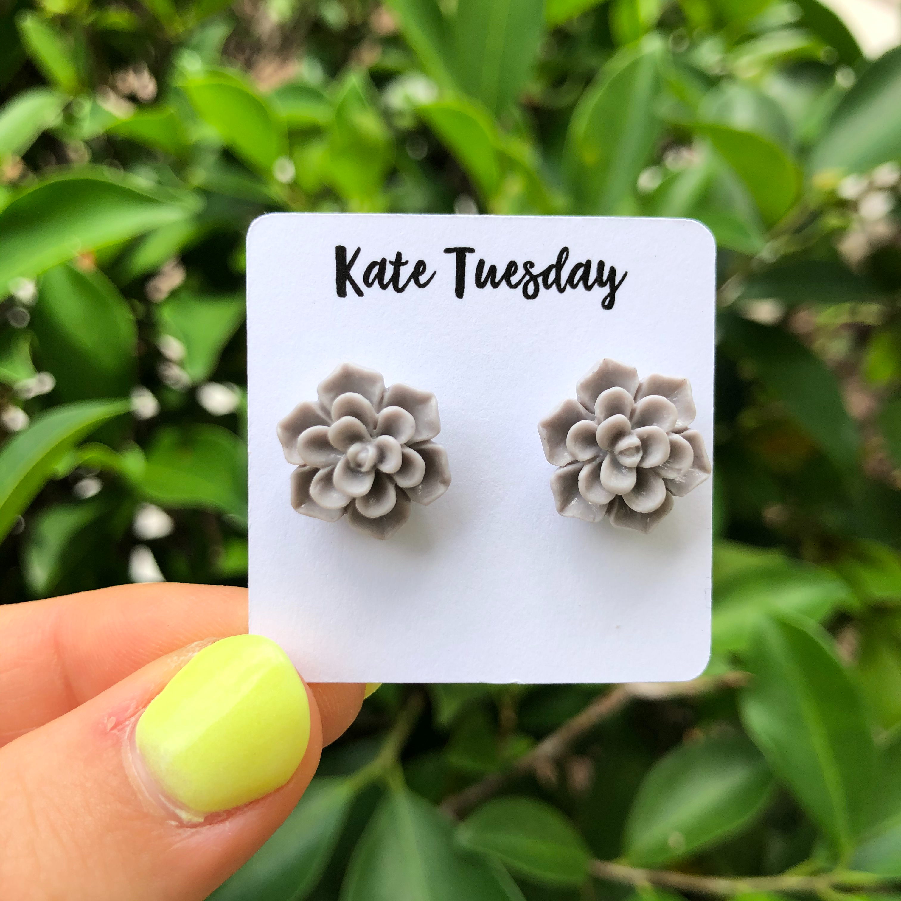 ONLINE EXCLUSIVE! Succulent Flower Stud Earrings - Grey